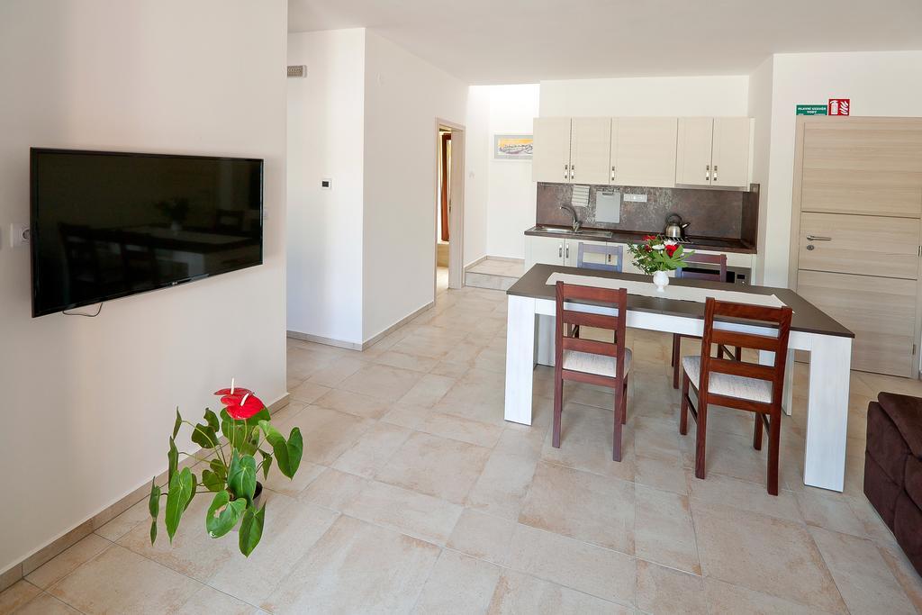 Pension Cizek Микулов Экстерьер фото