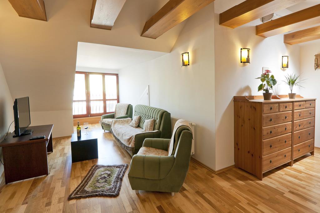 Pension Cizek Микулов Экстерьер фото