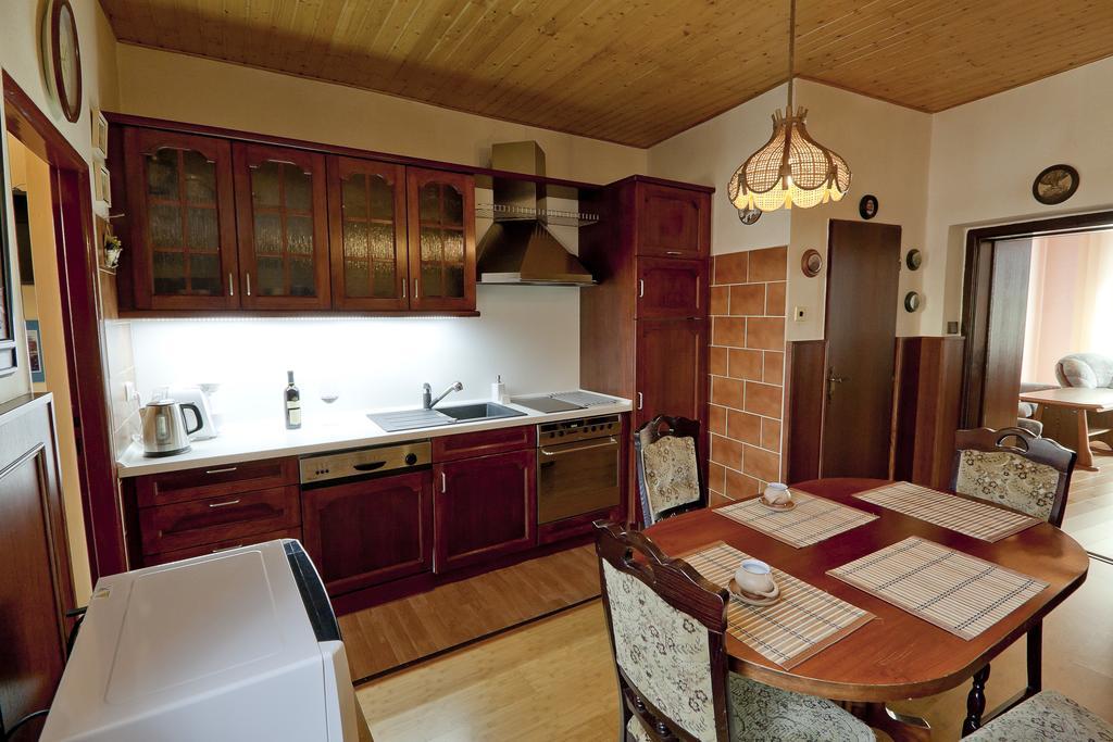 Pension Cizek Микулов Экстерьер фото
