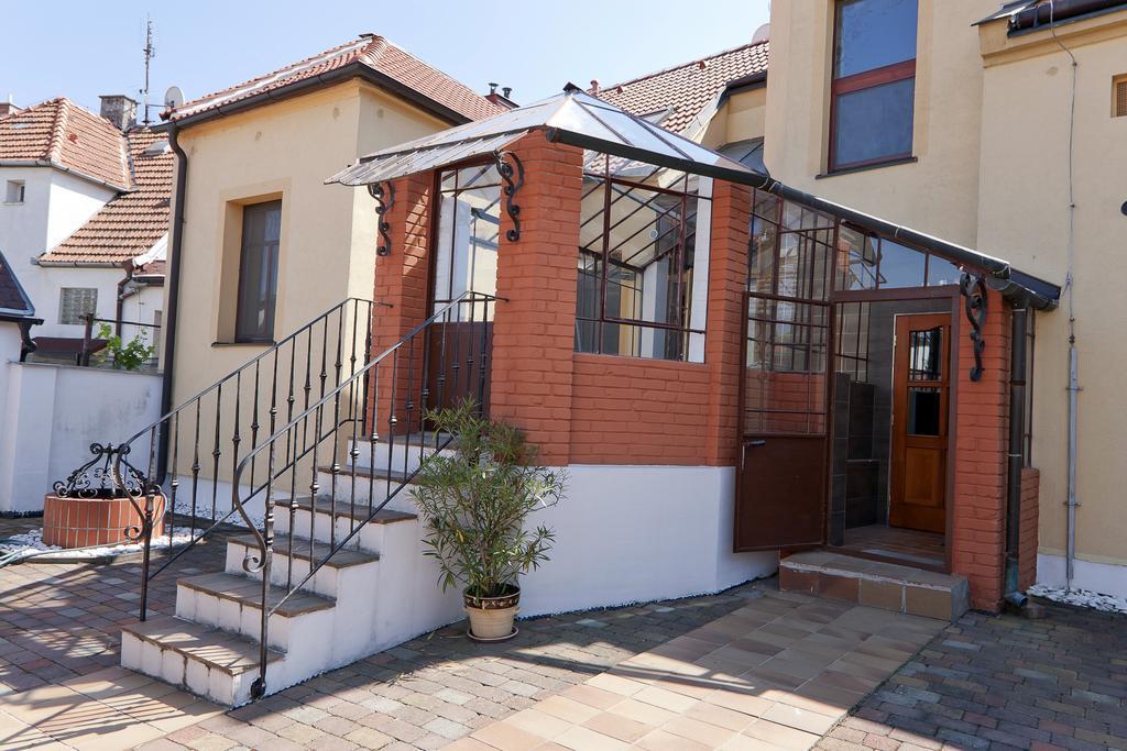 Pension Cizek Микулов Экстерьер фото