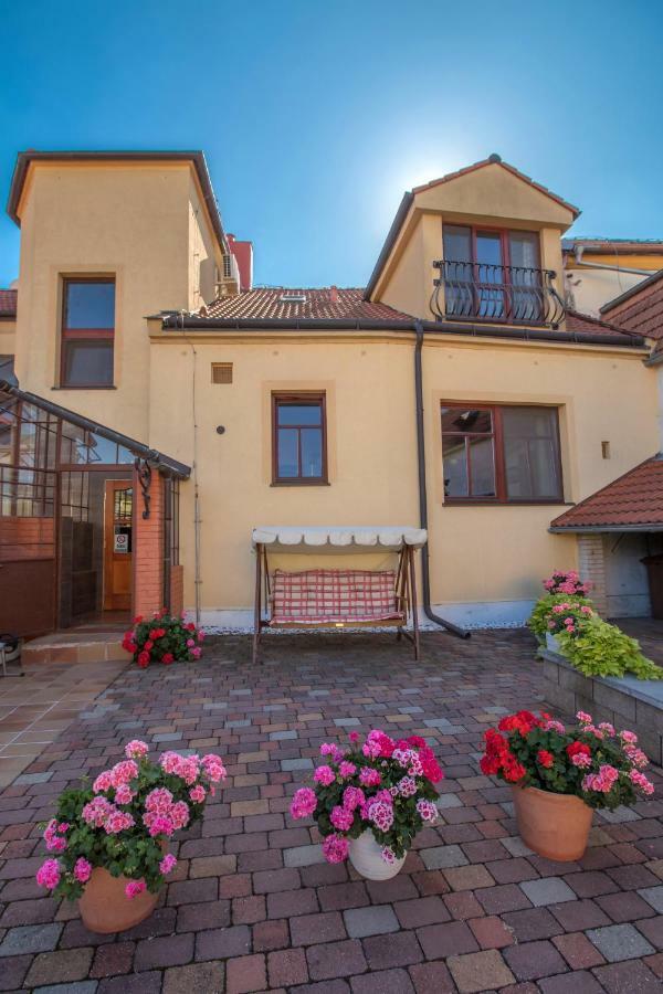 Pension Cizek Микулов Экстерьер фото