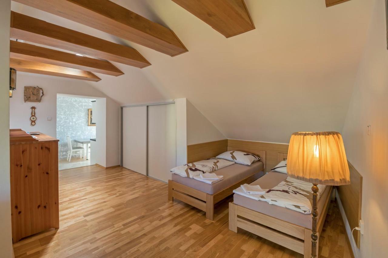 Pension Cizek Микулов Экстерьер фото